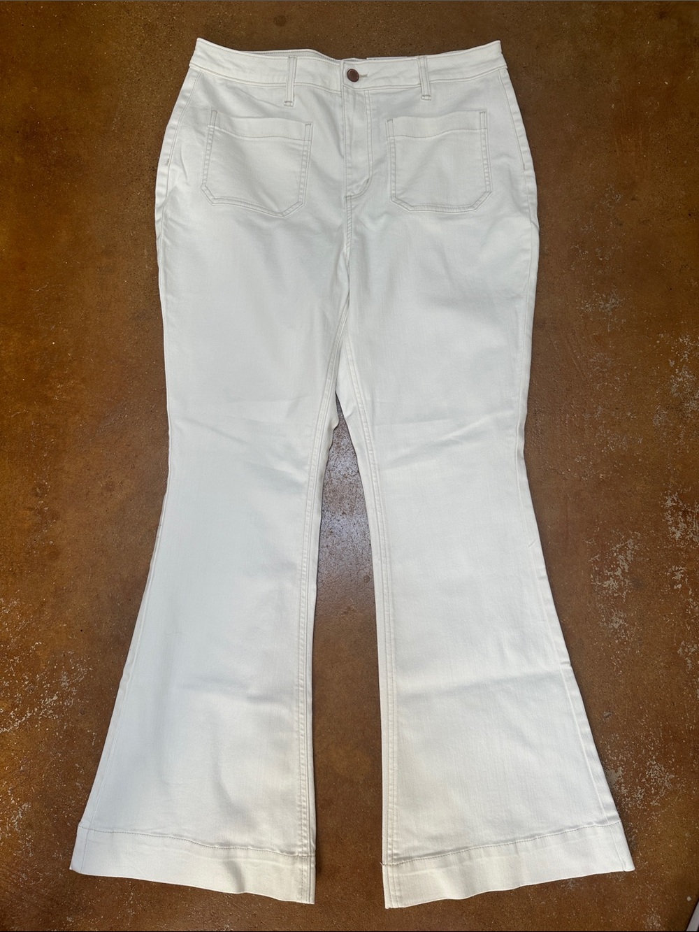 Sonoma White Flare Wide Leg Jeans.   NWT 16